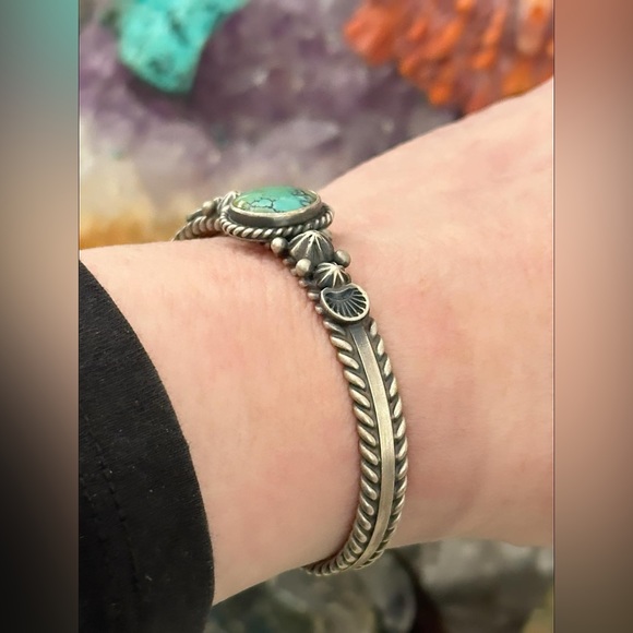 Vintage Navajo native turquoise sterling, silver southwestern cuff - Picture 4 of 12